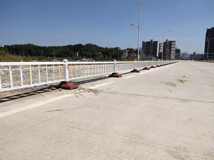 浦陽(yáng)道路護(hù)欄安裝